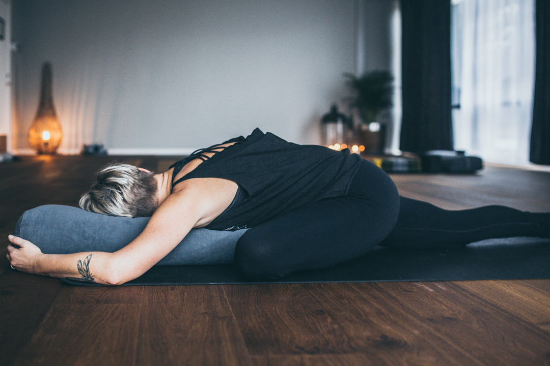 Mjuk Yoga Avspänning 60 - 90 min