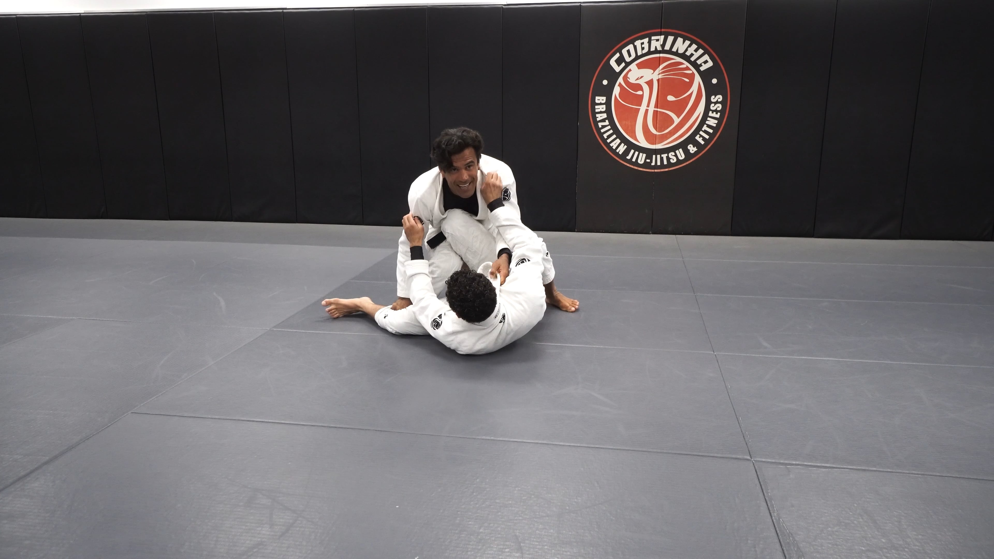 Entering the Luxury Grip Passing System from Outside Passing