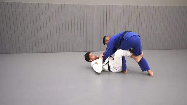 Grip Fighting Concepts to De La Riva ...