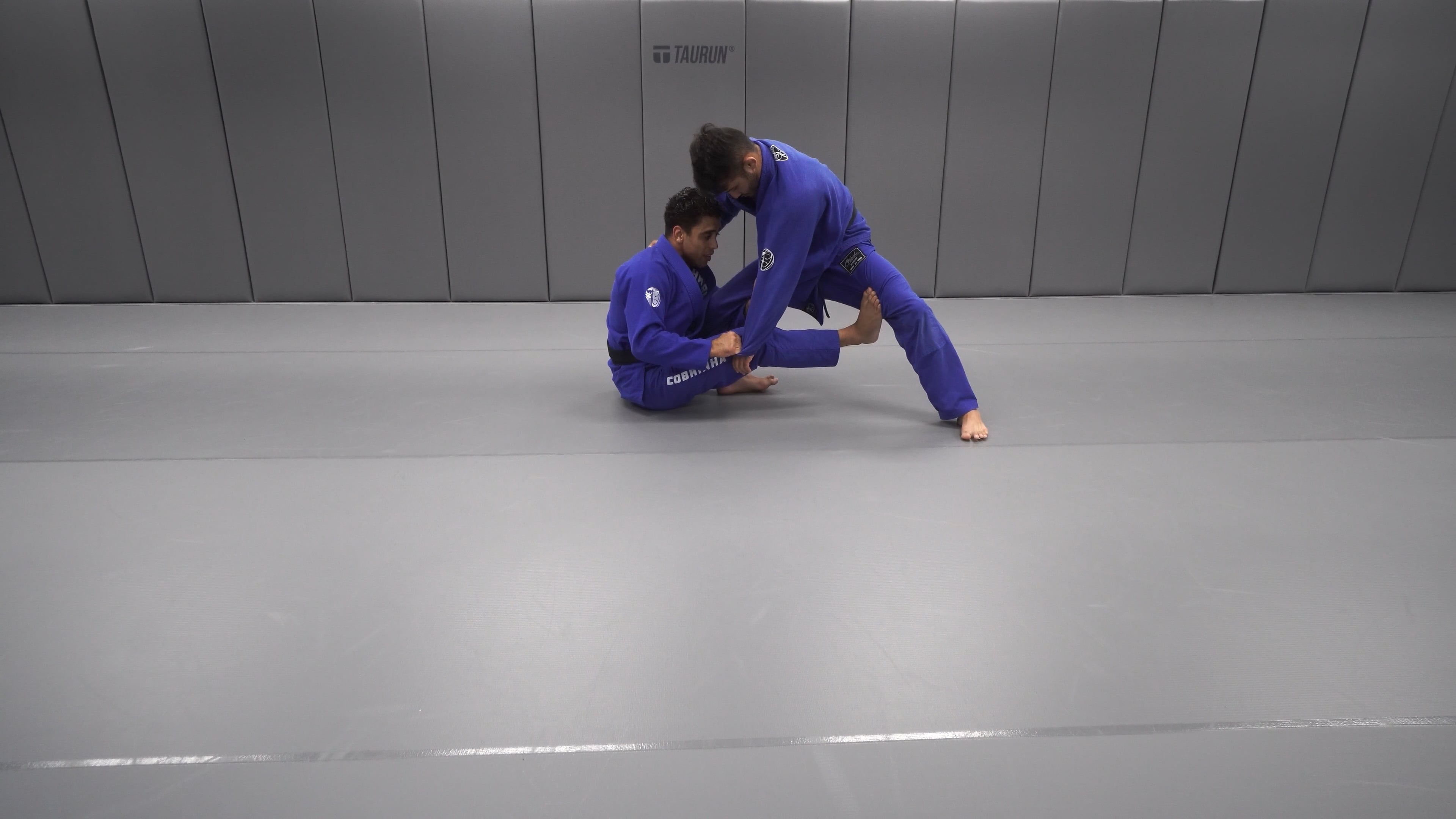 Sit Up Guard Entry to Far Sleeve Sweep - Connecting Guards