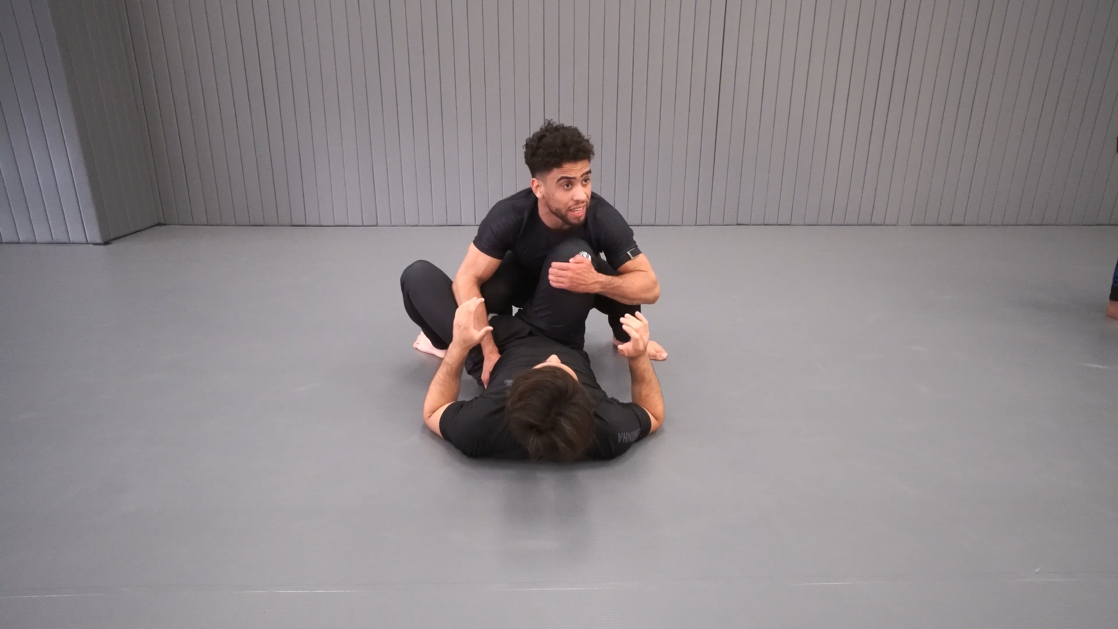 Knee Cut: Details to Maintain Position