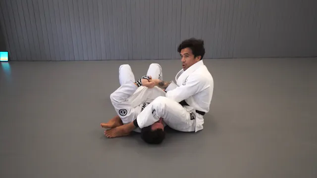 Armbar from the Mount: Concepts to Is...
