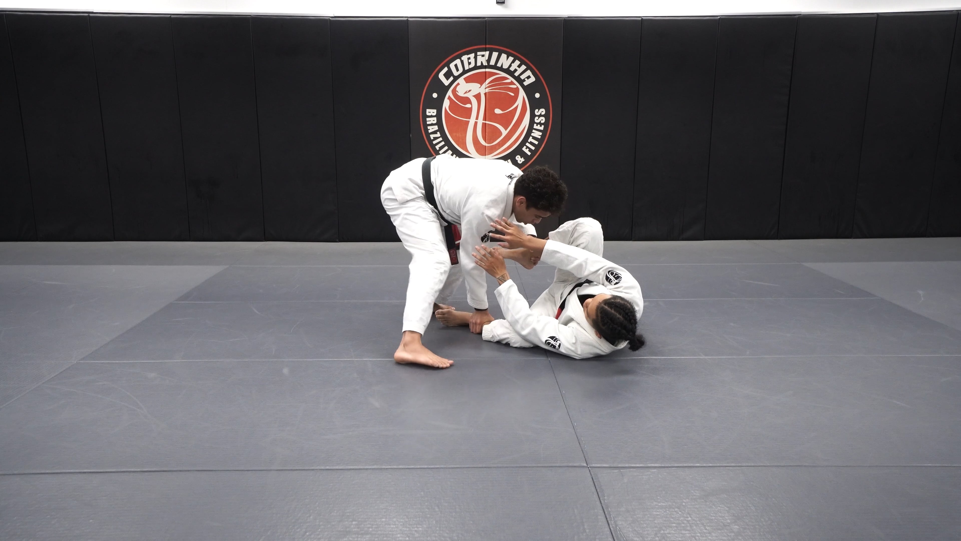 Outside Passing Drill: C Grips to Chain Bullfighter & Leg Drag