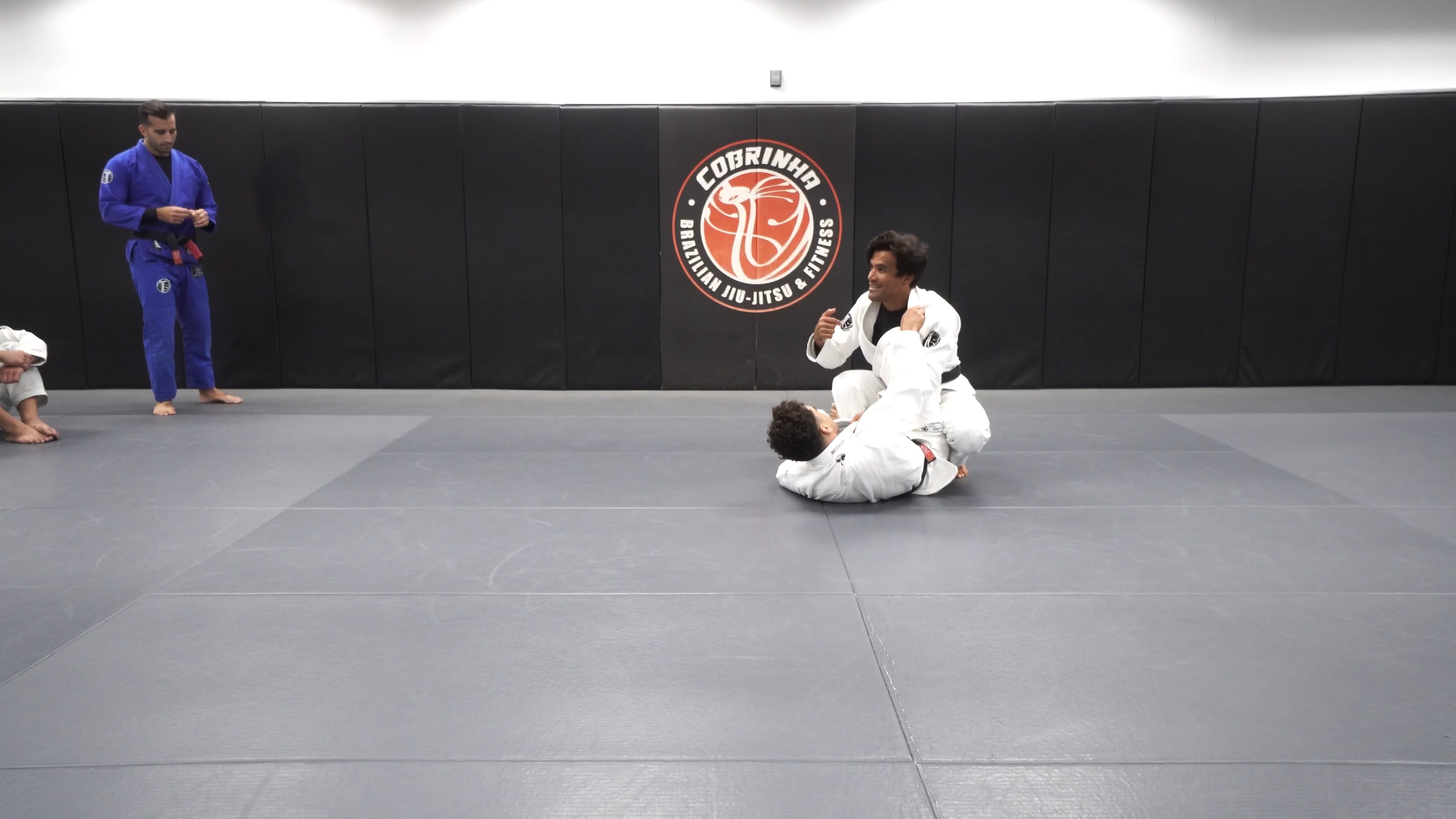 Luxury Grip Passing: Initiating the Sequence Using the Folder Pass 