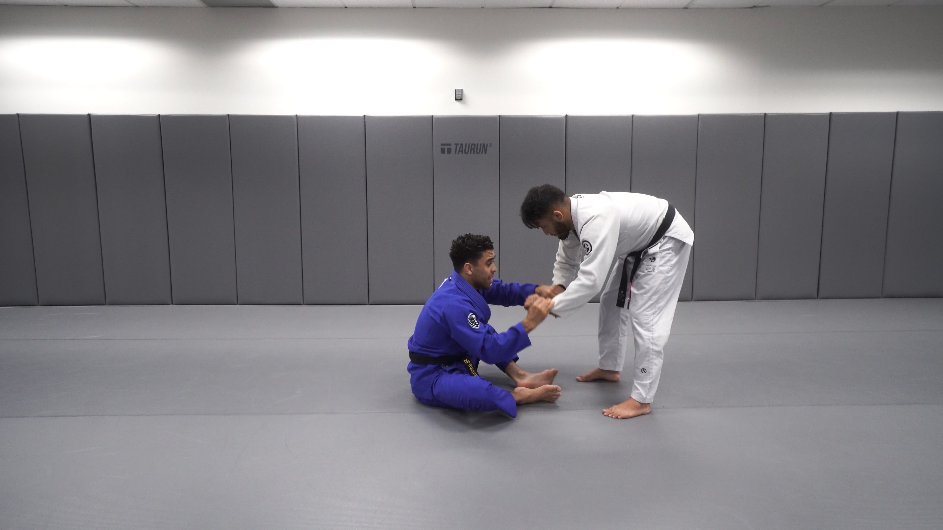 Sleeve Sweep & X Guard Sweep from Dela Riva