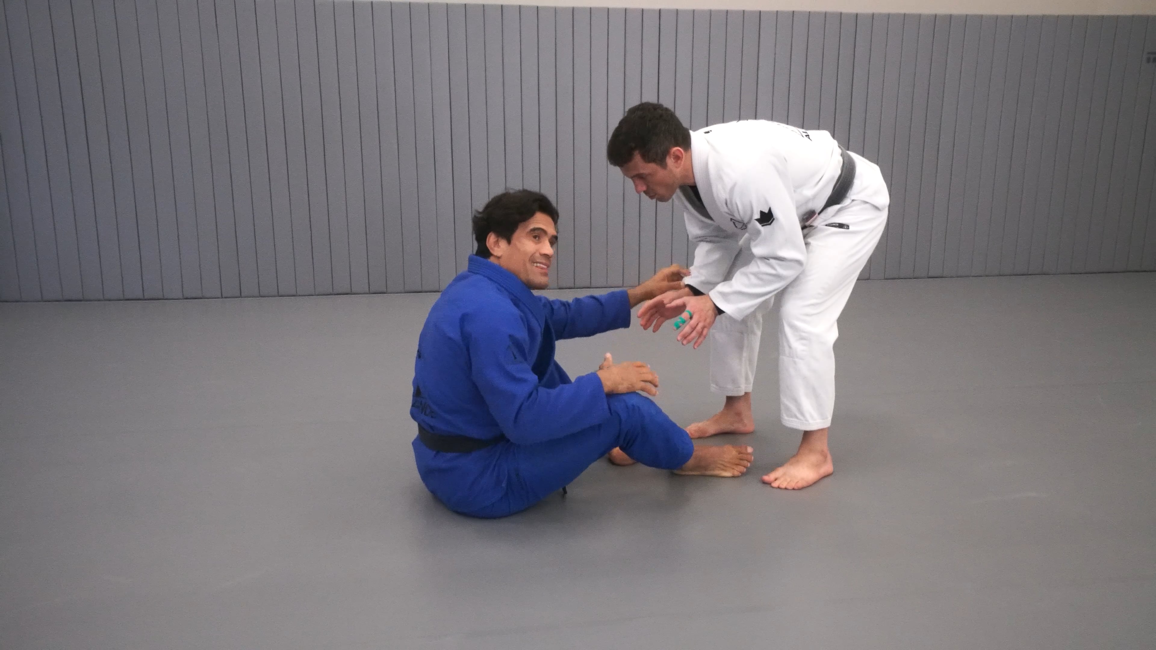 Entering the K Guard from Collar Sleeve & Connecting to Attacking Positions