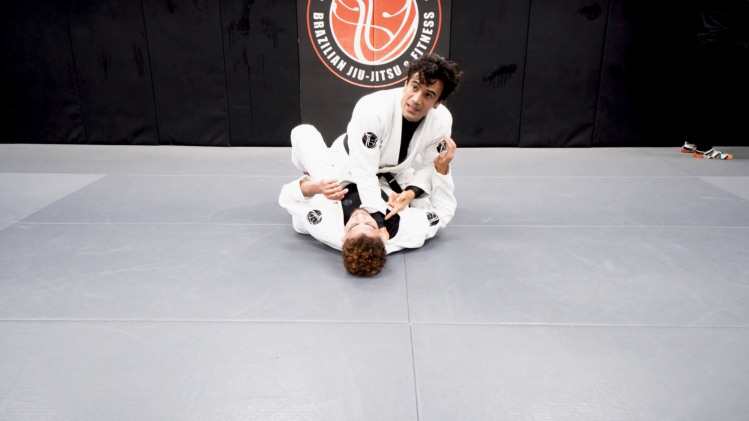 Closed Guard Sequence: Cross Choke 1&2, Armbar Option & Scissor Sweep