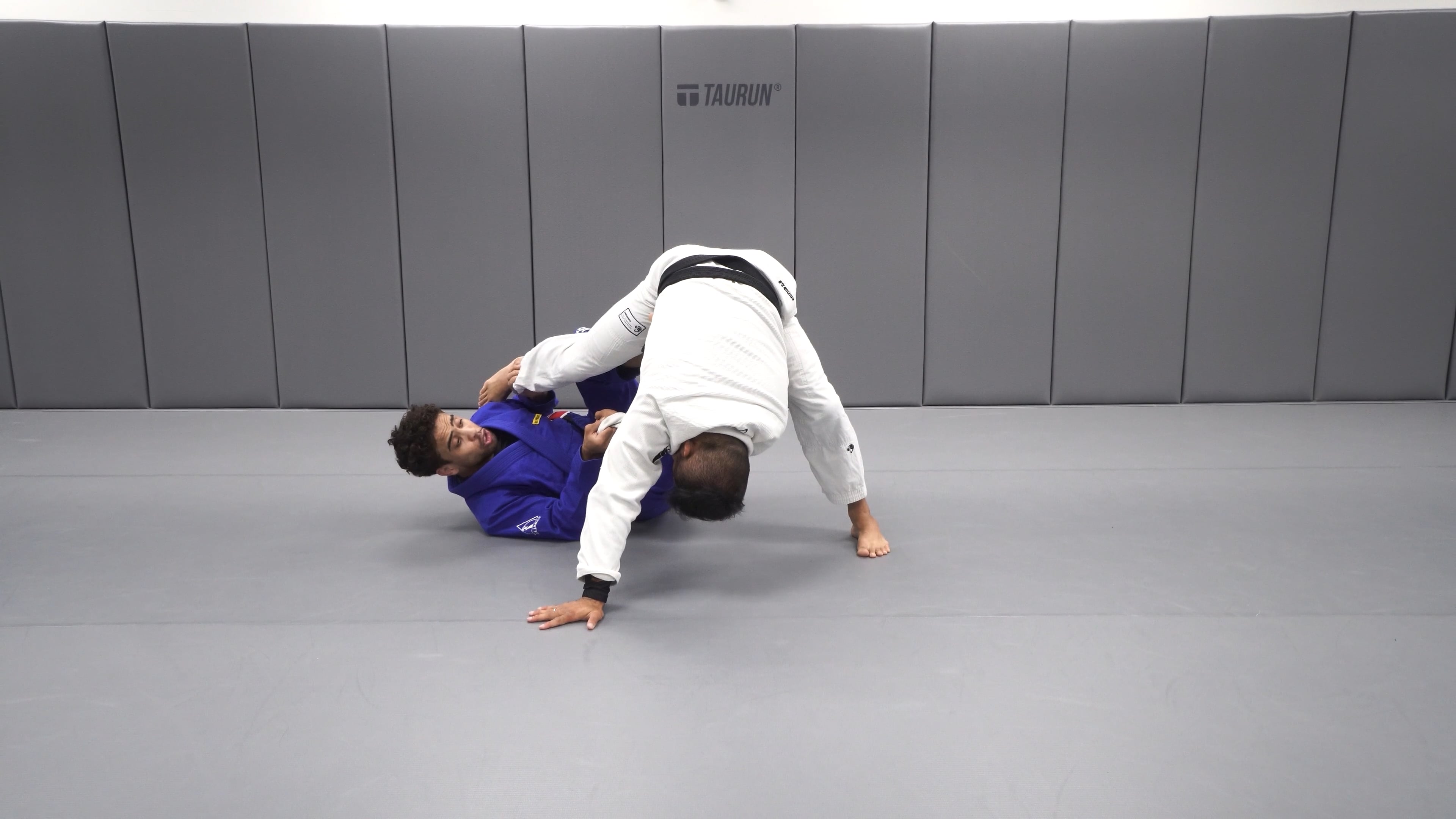 Hand Fight to De La Riva & X Guard Sweep