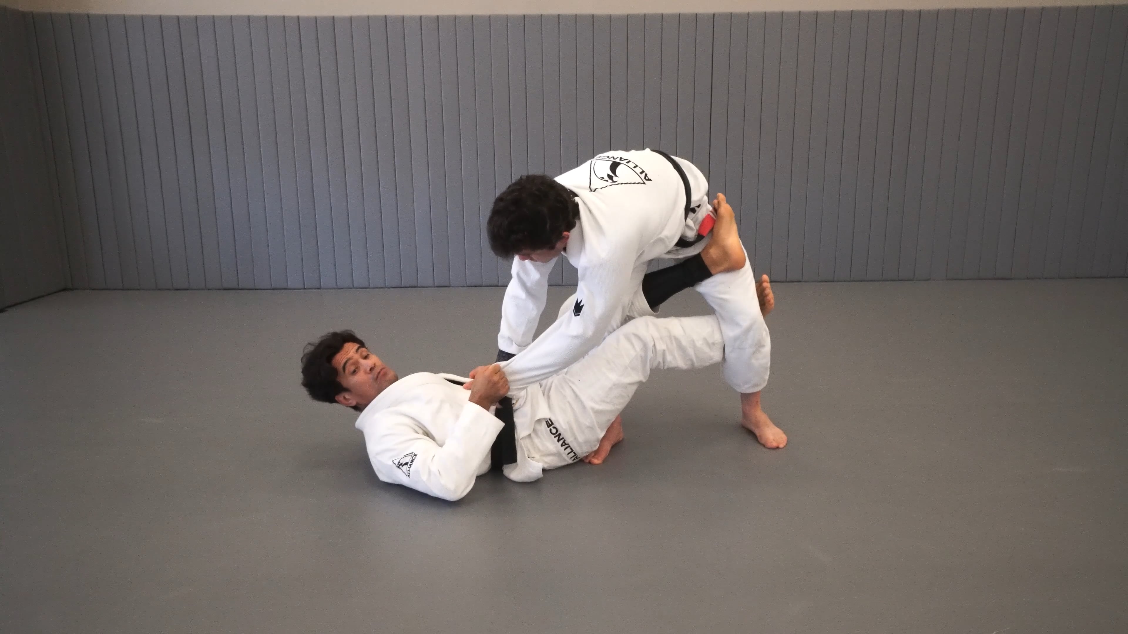 Dela Riva X Set Ups and Front Door Sweep to Smash Pass