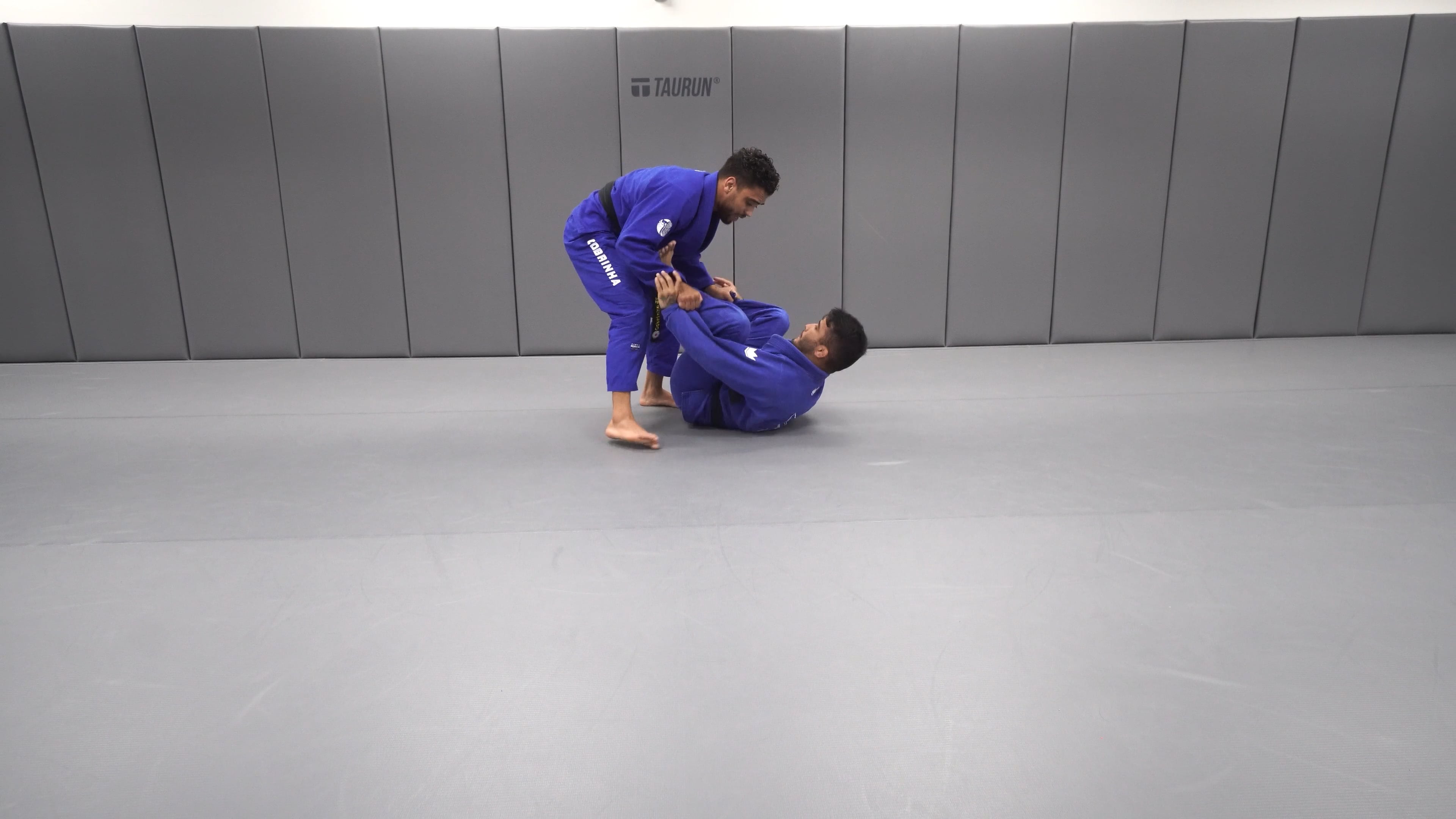 Sitting Guard to Cobra Guard Kuzushi to Dela Riva Sweep