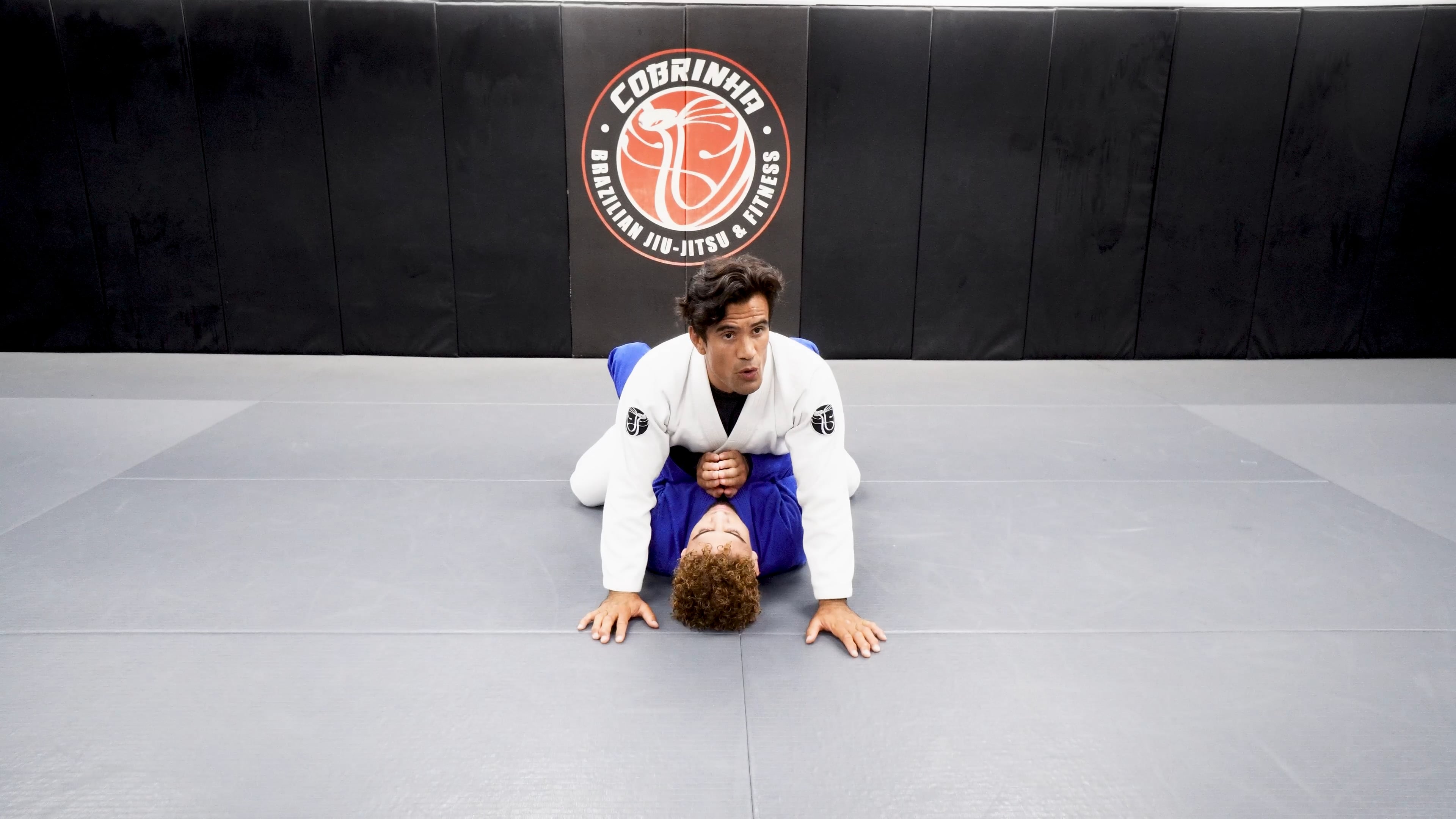 Ezequiel Choke From Mount