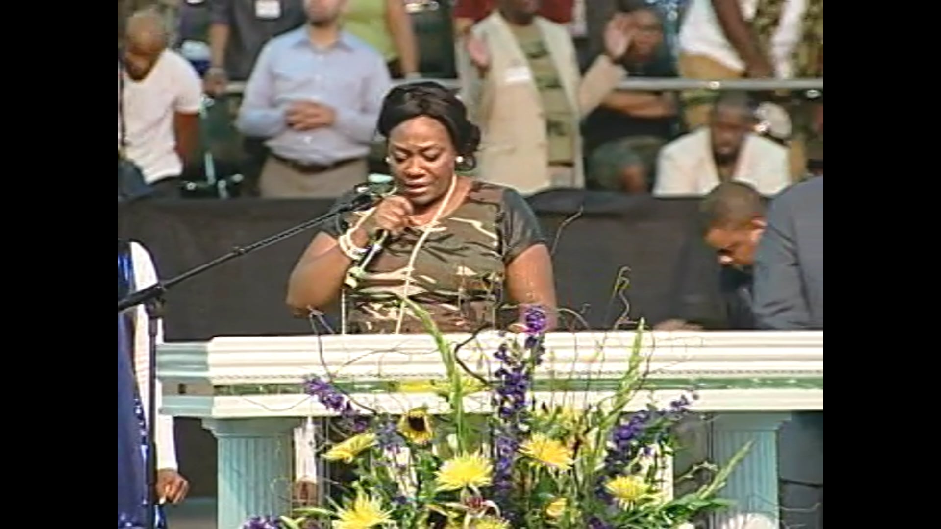 COGIC AIM 2013 Music & Youth Thursday Noonday Worship Part 2 Dr. Judy McCallister