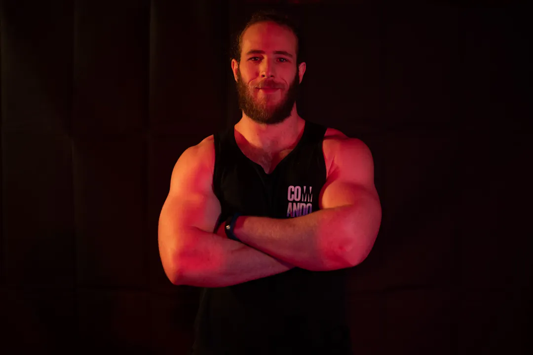 Jue 8/Oct 7:00AM UTC | Legs & Sweat con Ricardo - Commando On Demand
