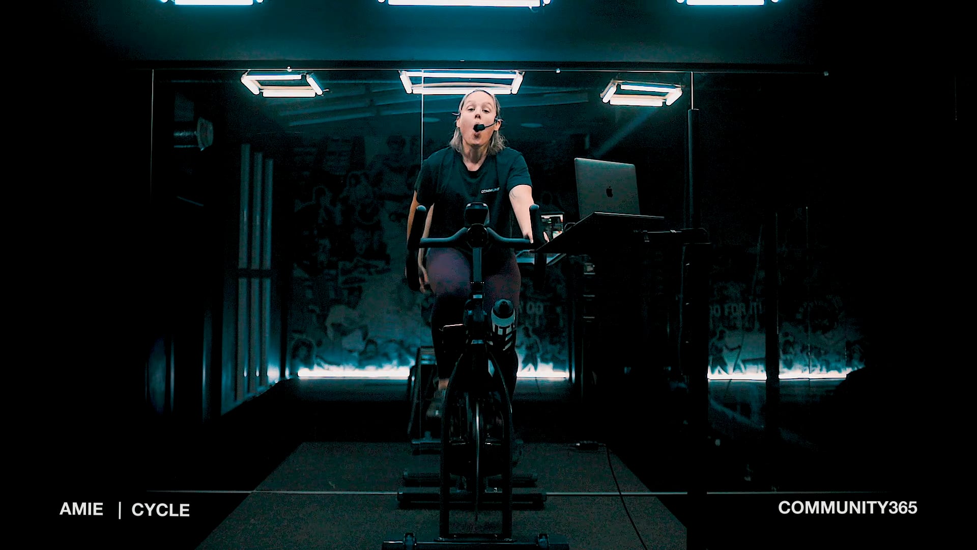 AMIE_CYCLE_MUCH-DANCE-HITS_S01E40