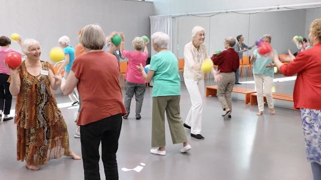 La Rythmique Jaques-Dalcroze adressée aux seniors, une idée géniale !