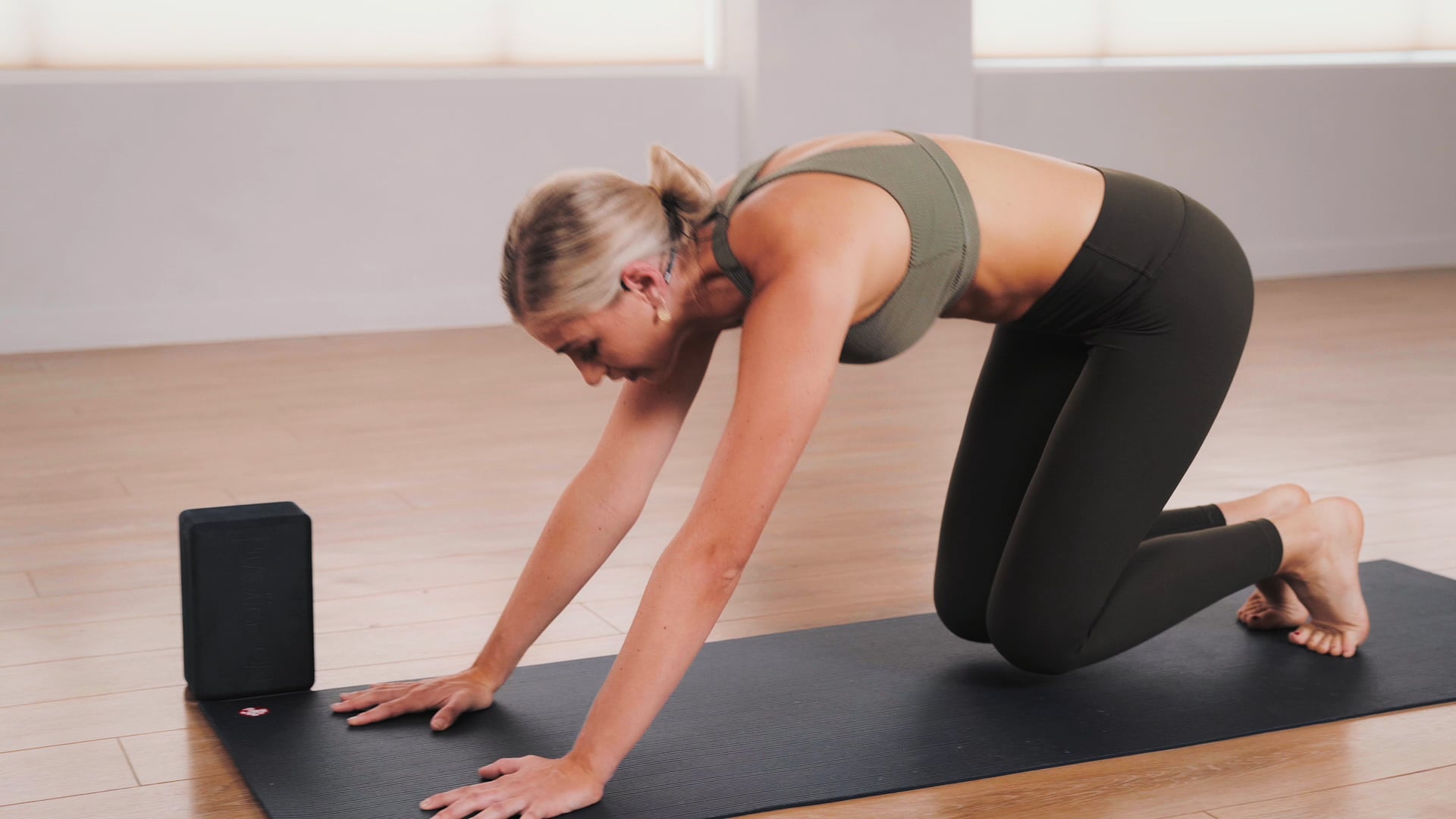 Intermediate Vinyasa Flow with Ange