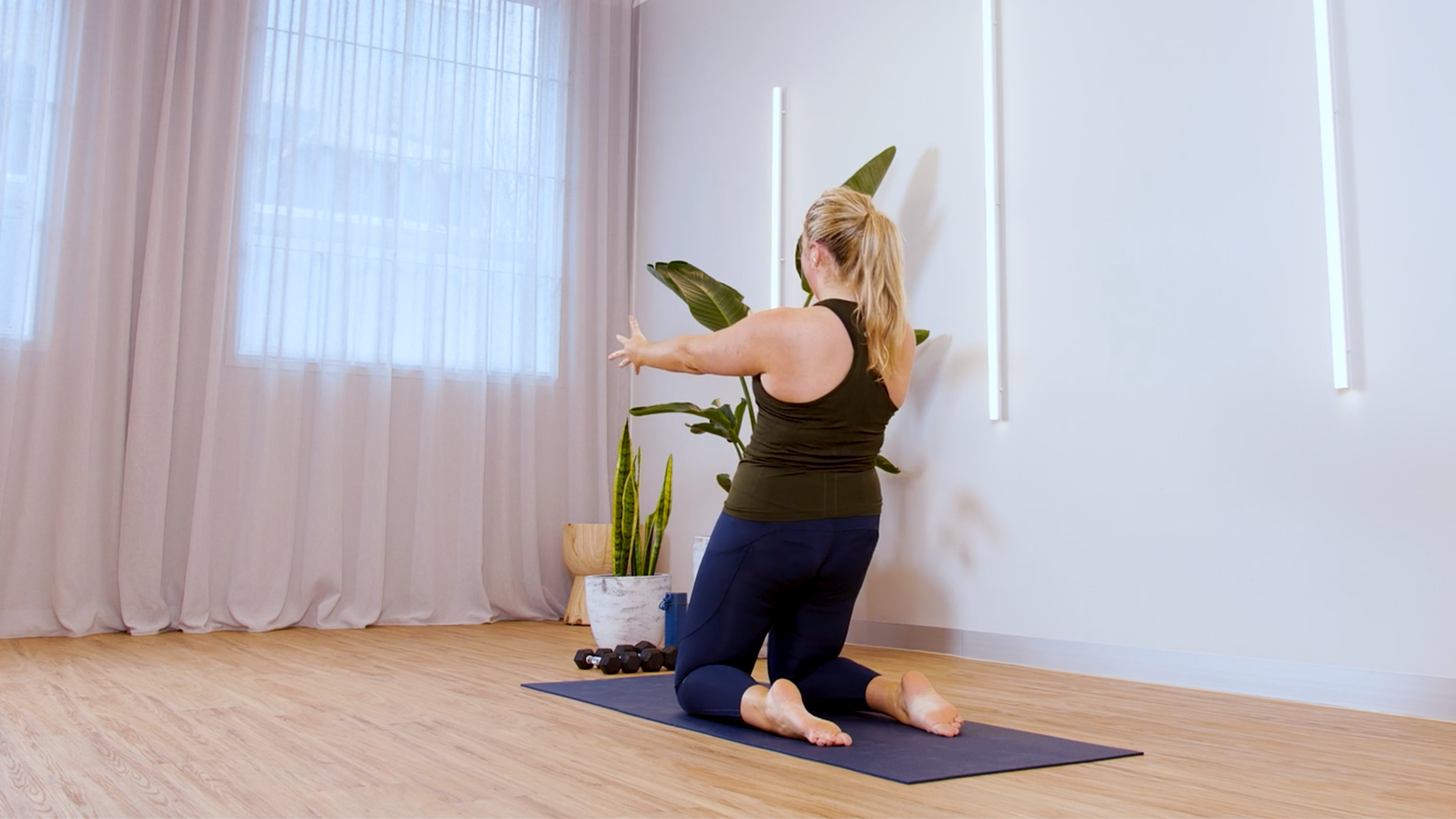 Sculpt: Biceps and Quads with Hannah 