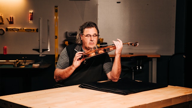 Vince Gill Donates Roy Acuff's Fiddle to the Museum's Collection