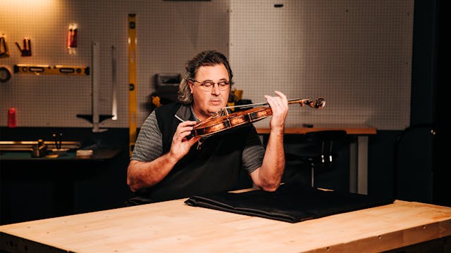 Vince Gill Donates Roy Acuff's Fiddle...