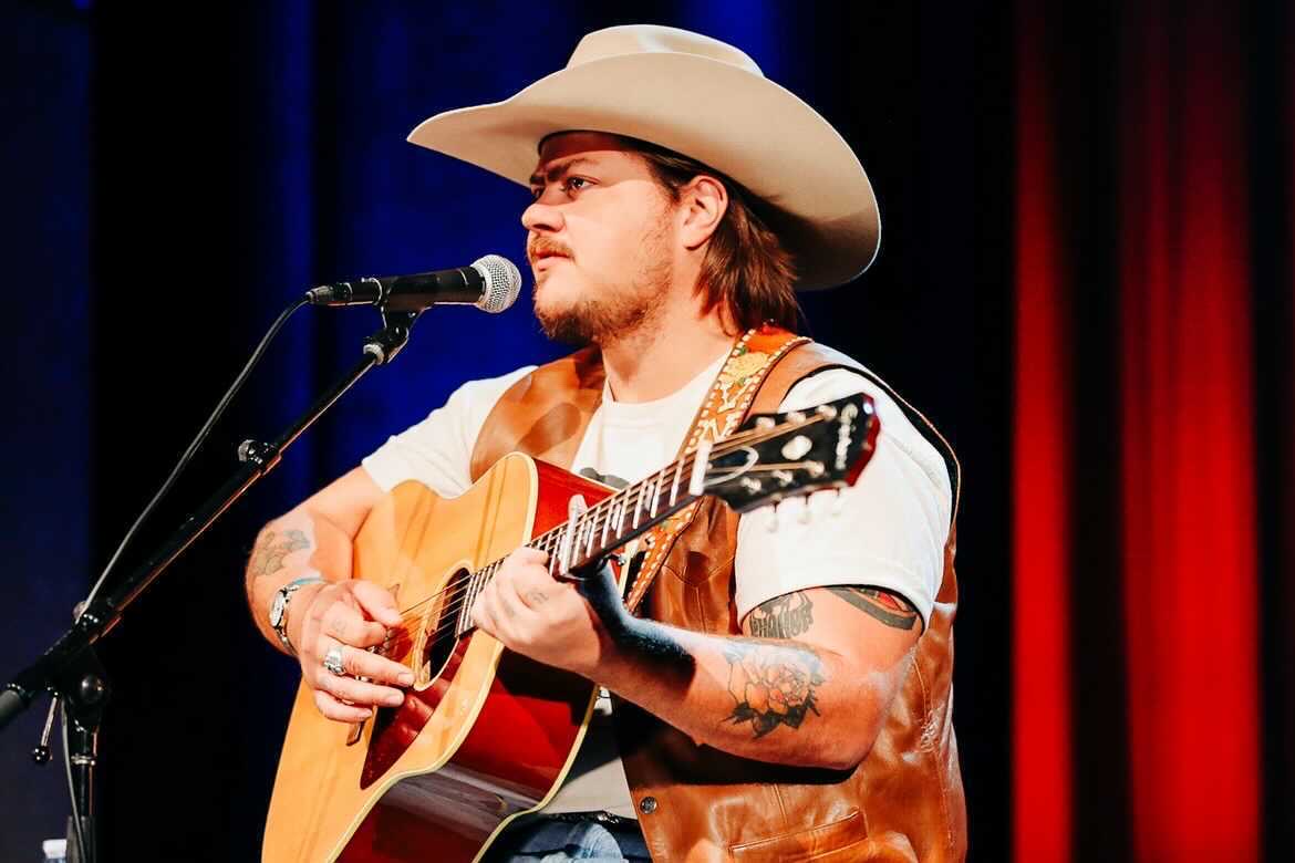 Vincent Neil Emerson • Live at the Hall, 2021