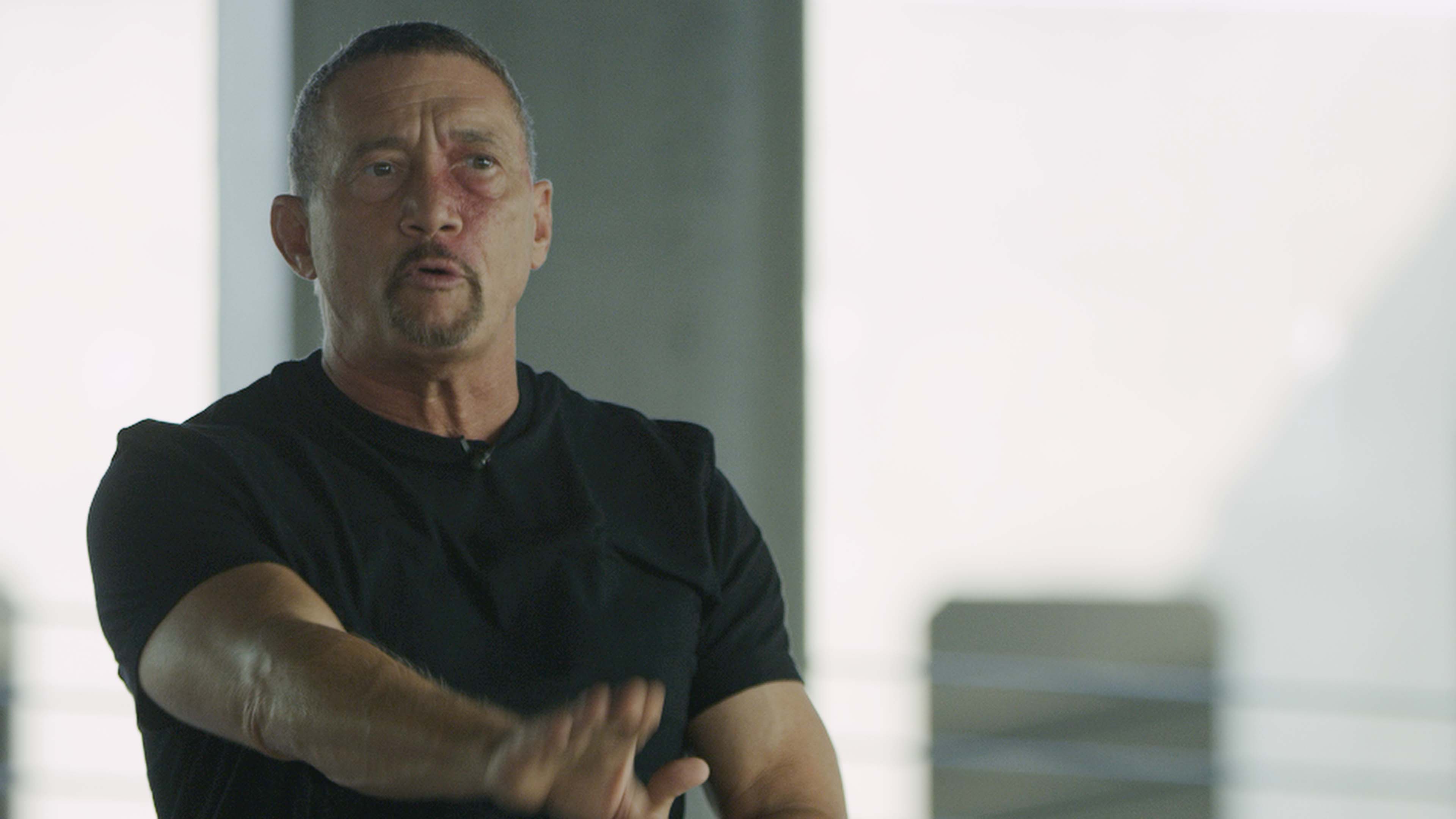 Distinguishing Criminal Actors from Benign Strangers