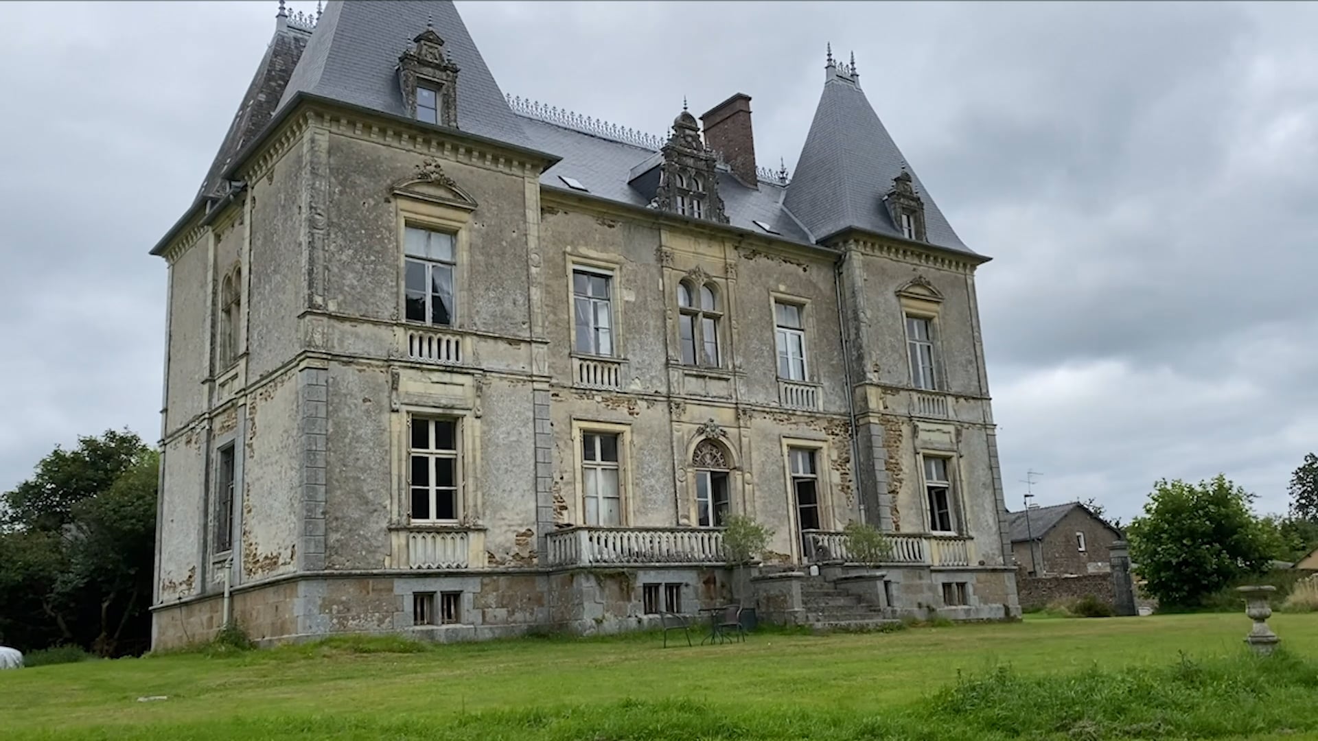 S1E2 Catch up on Our Progress at Chateau de la Ferte