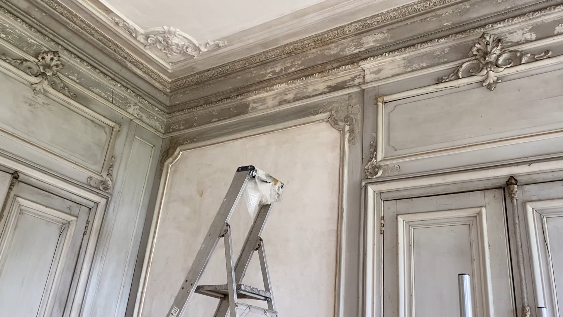 S3E4 The Chateau Upgrades