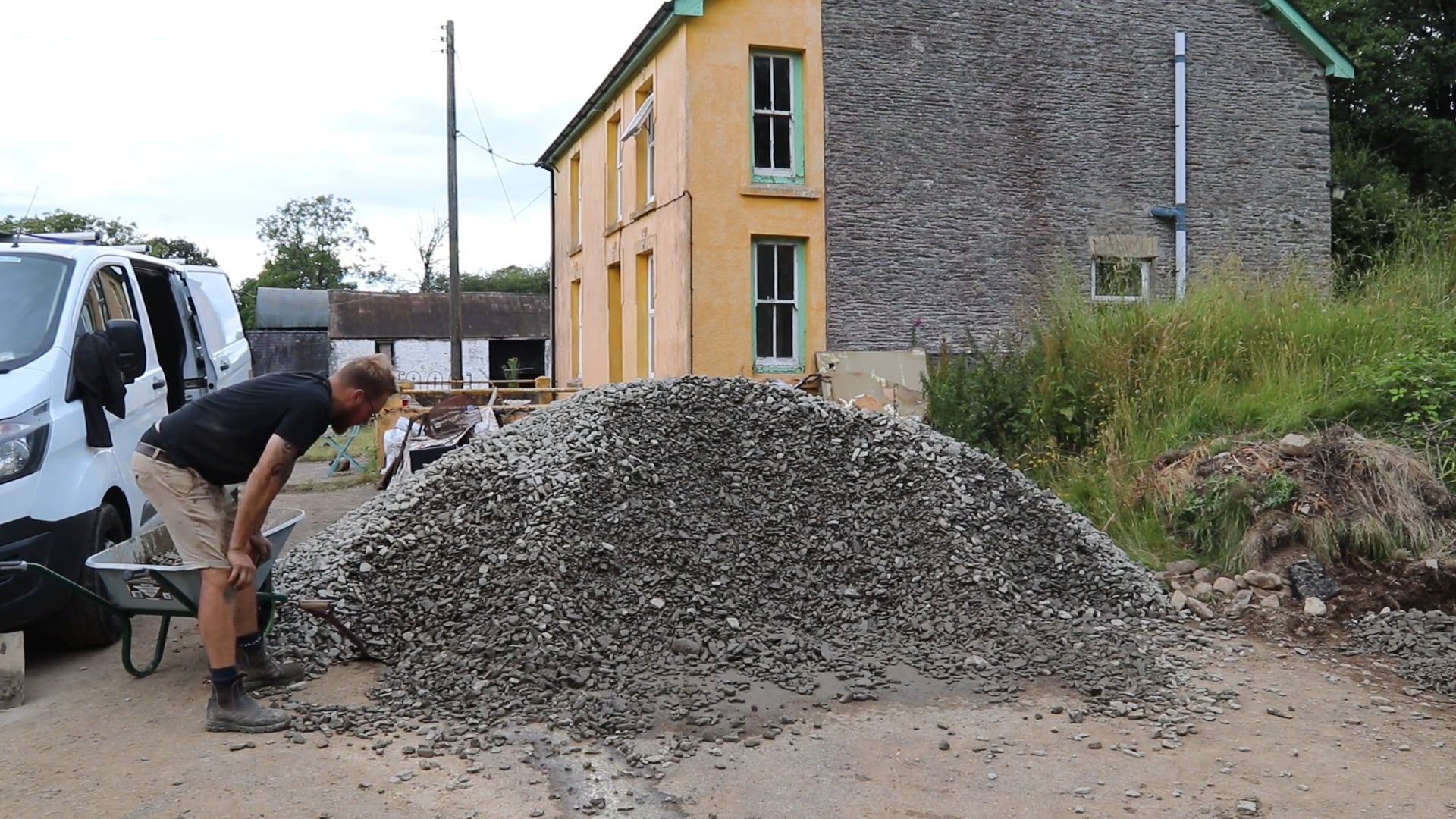 S1E4 Transforming the Land as Renovation Work Expands Beyond the House
