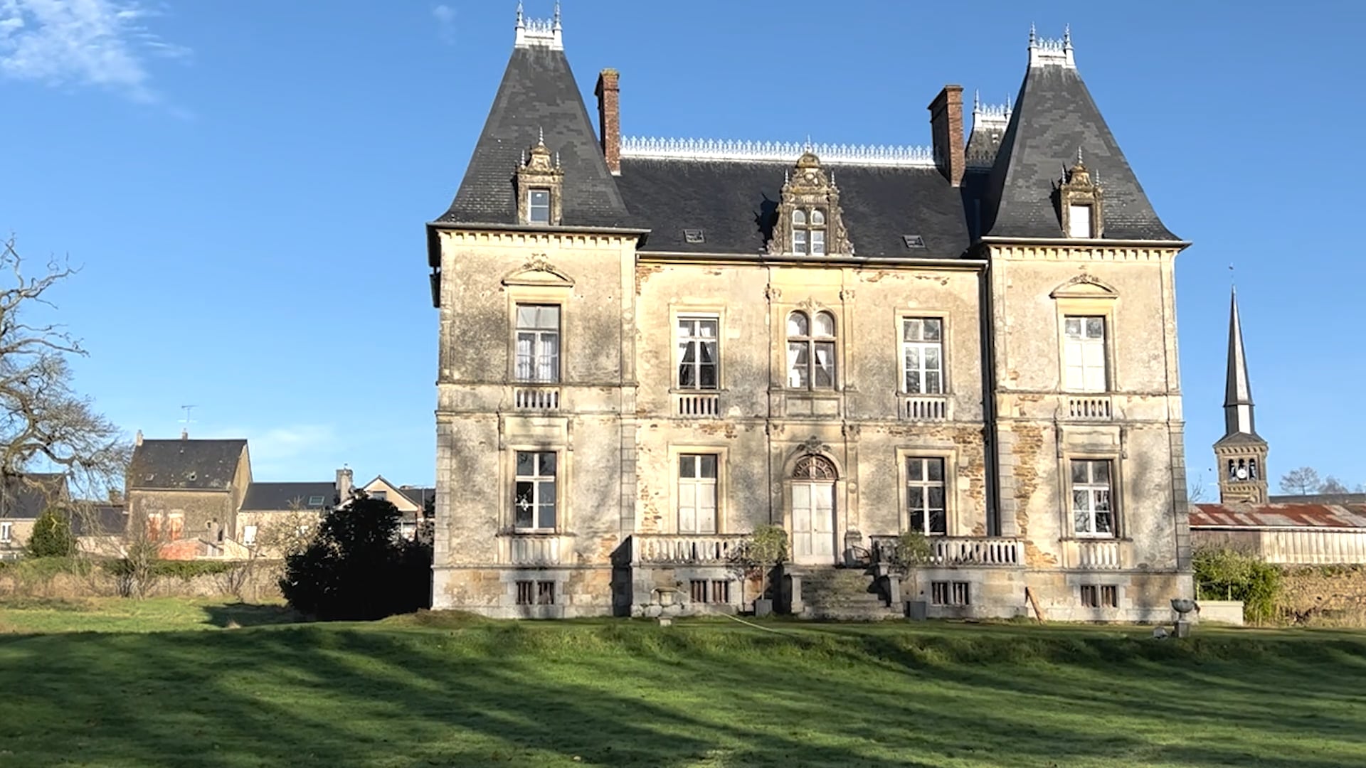 S3E17 Transforming a Messy Space: Cleaning and Repairs