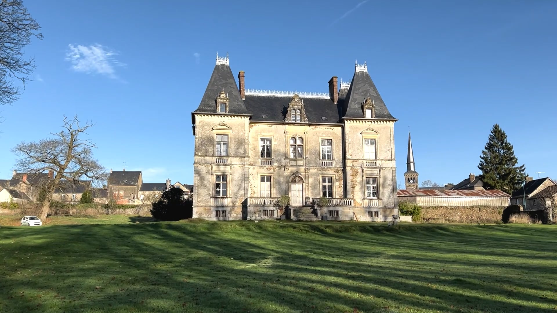 S3E6 There Are Holes In The Chateau