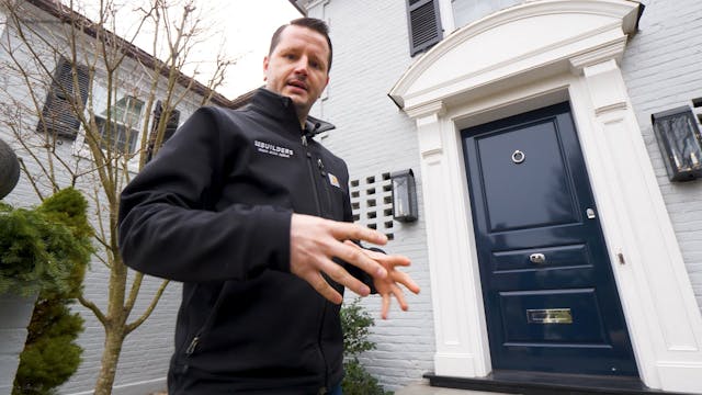 S1E16 Curved exterior moulding