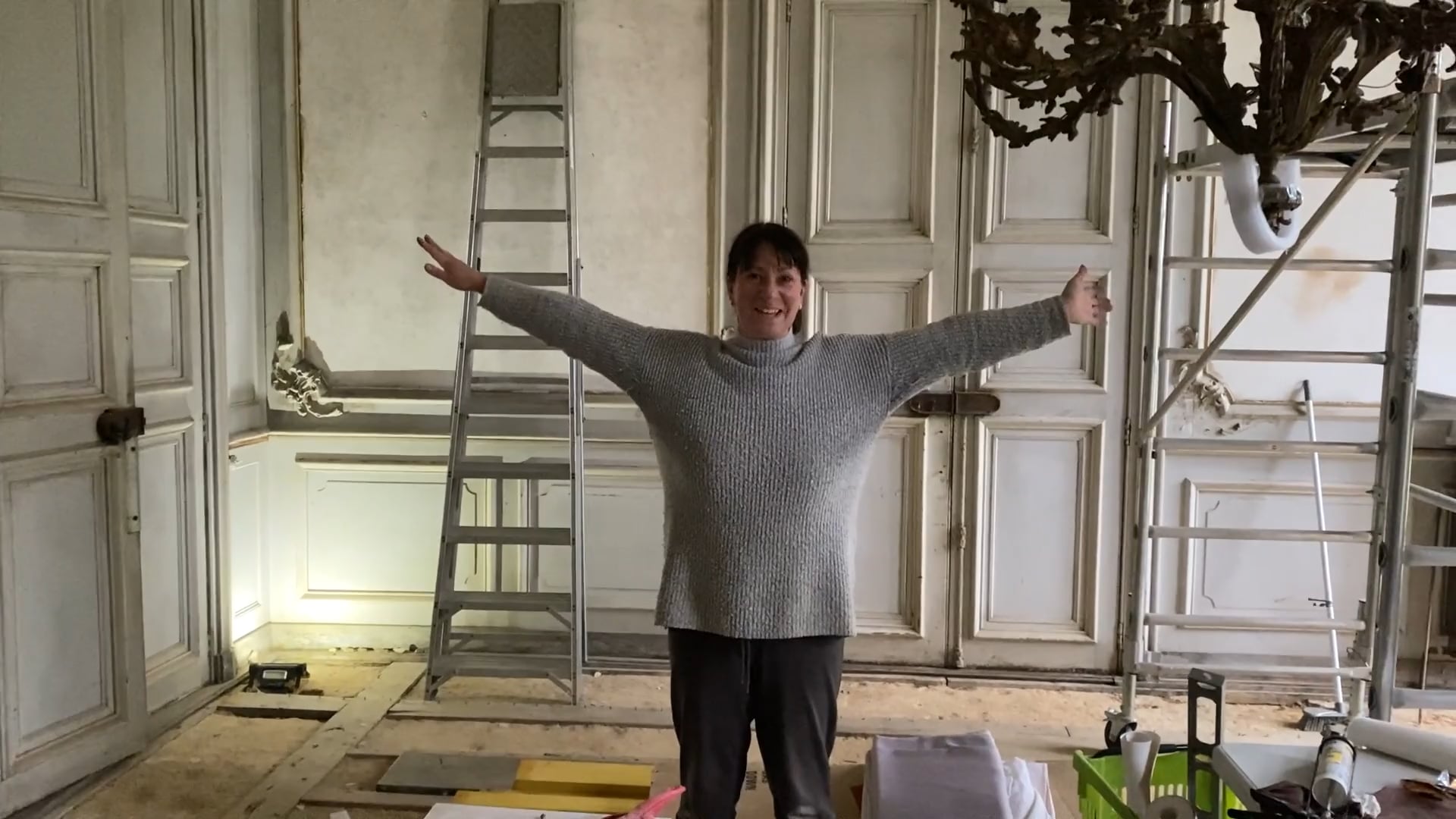 S2 E15 Transforming the Chateau's Salon!