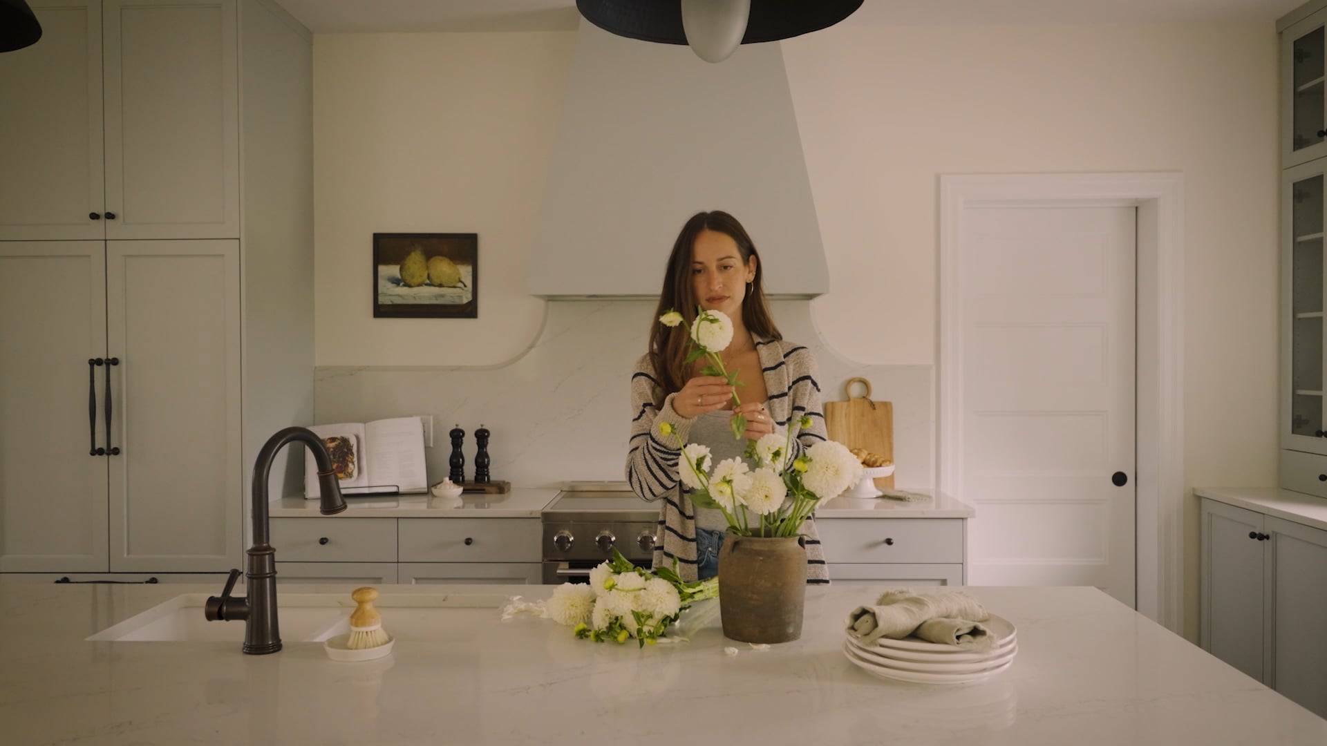 S1E8 Exploring The Elliot Project: A Blend of Comfort and Elegance