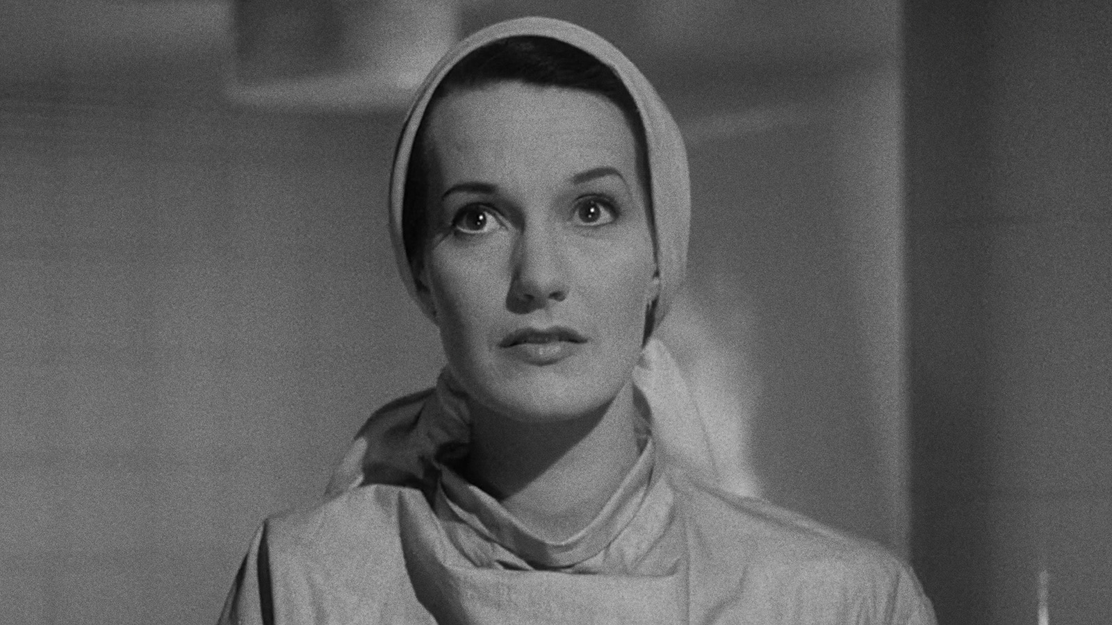 GREEN FOR DANGER Commentary