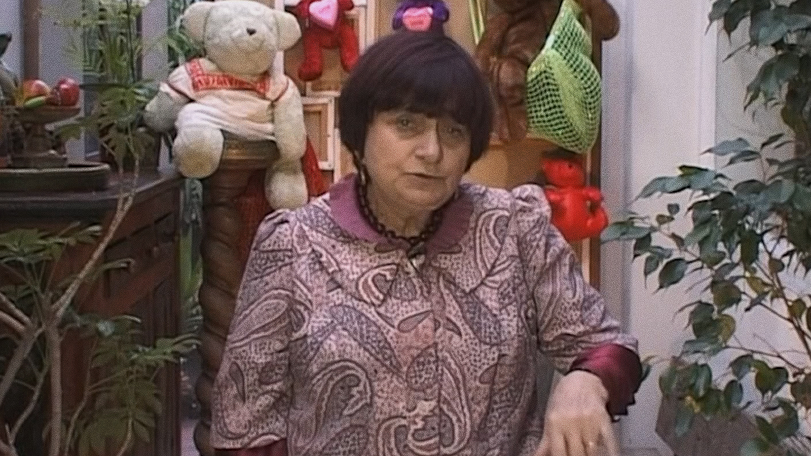 YDESSA, LES OURS ET ETC. . . . Introduction