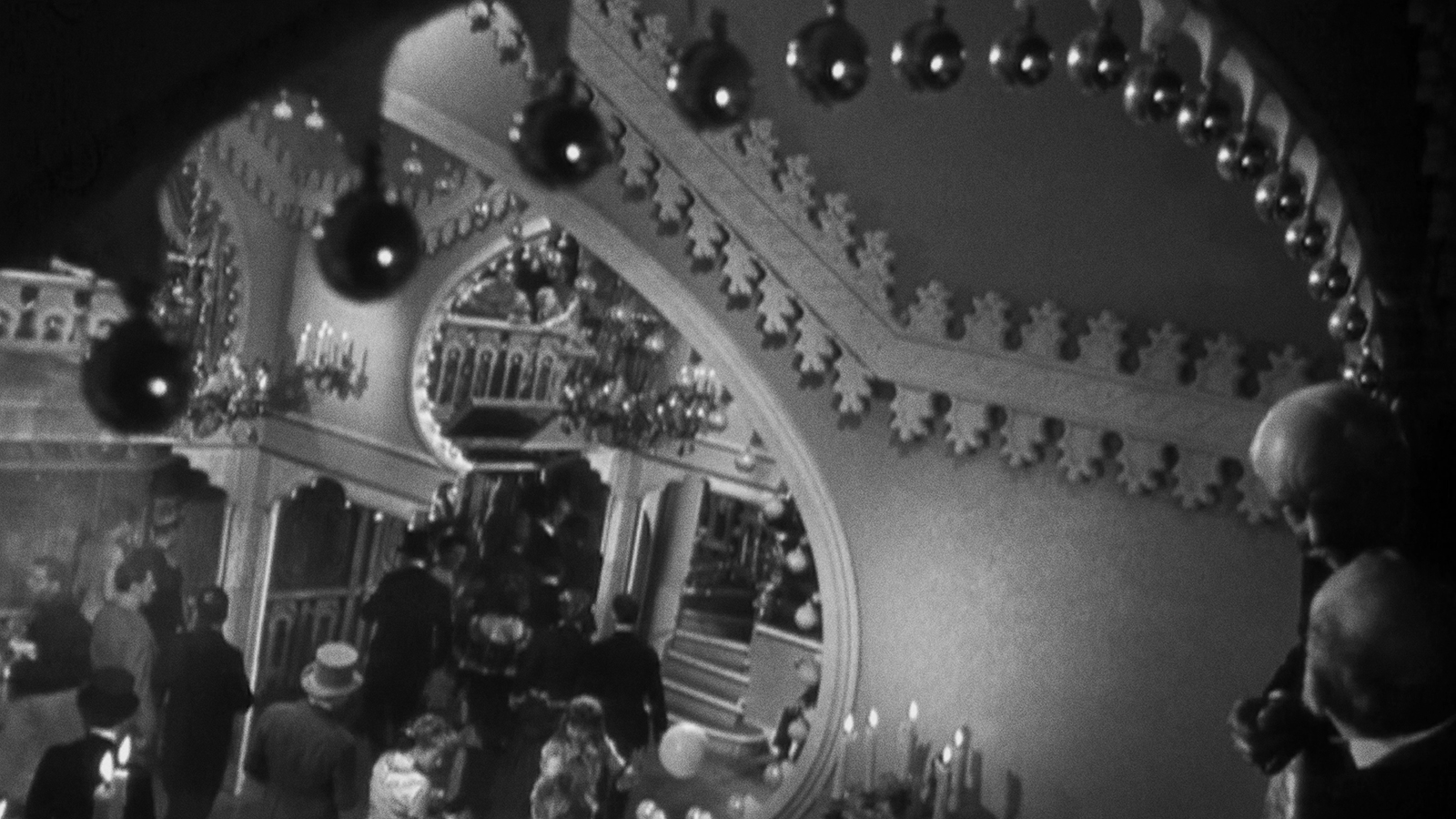 LE PLAISIR English-Narrated Opening