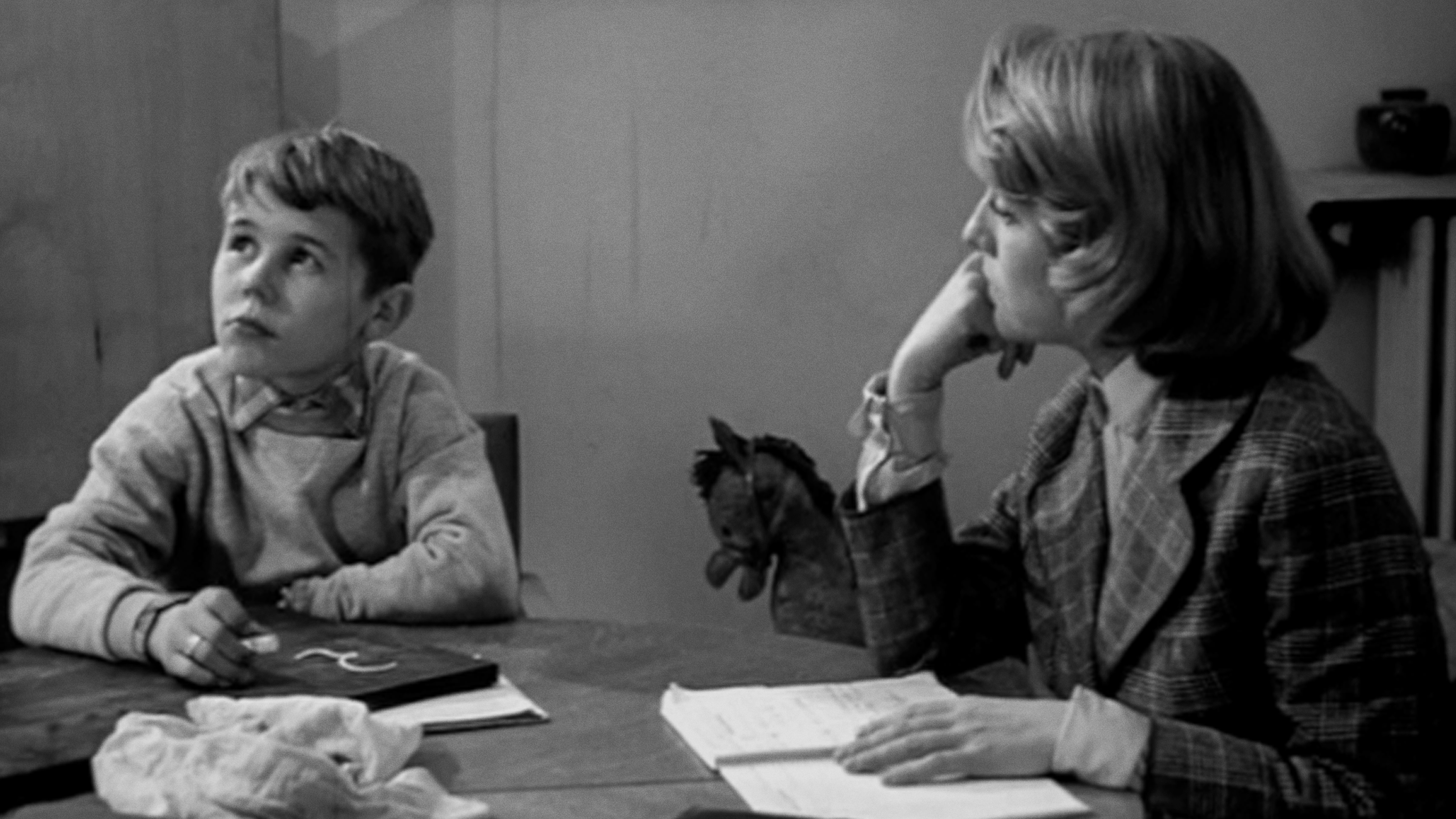 Véronique and Her Dunce