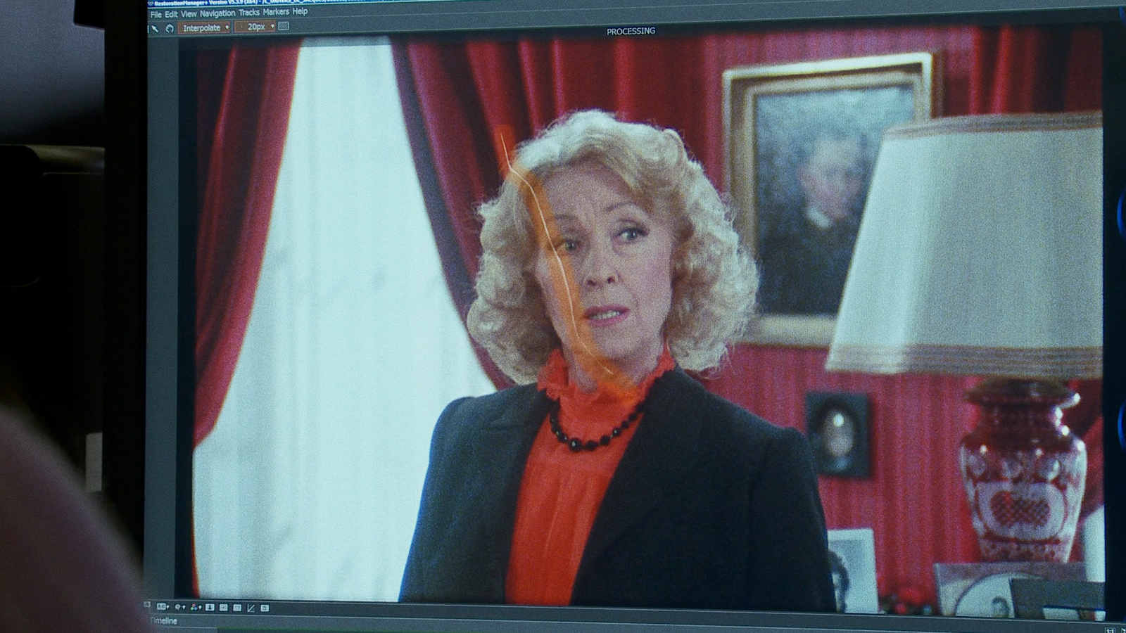 Restoration Demonstration: UNE CHAMBRE EN VILLE