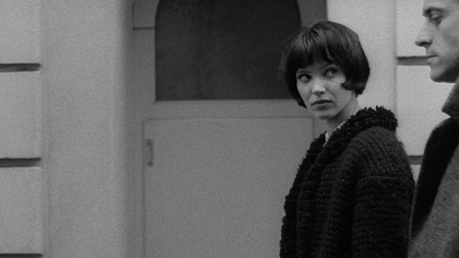 VIVRE SA VIE Commentary