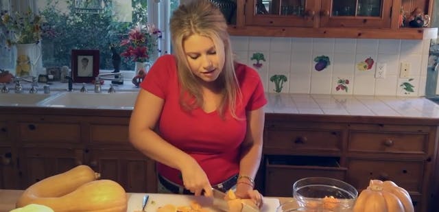 How to cut a Pumpkin and Winter Squash