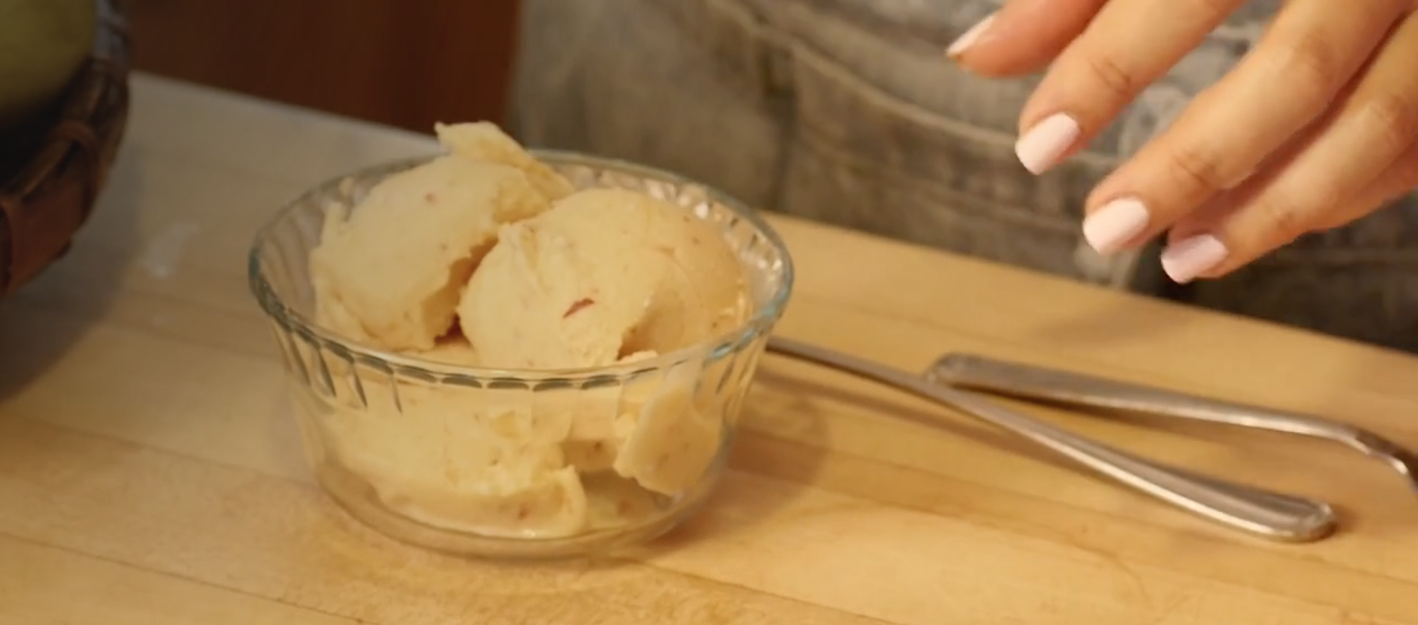 Nectarine No-Churn Ice Cream (gluten free and dairy free)