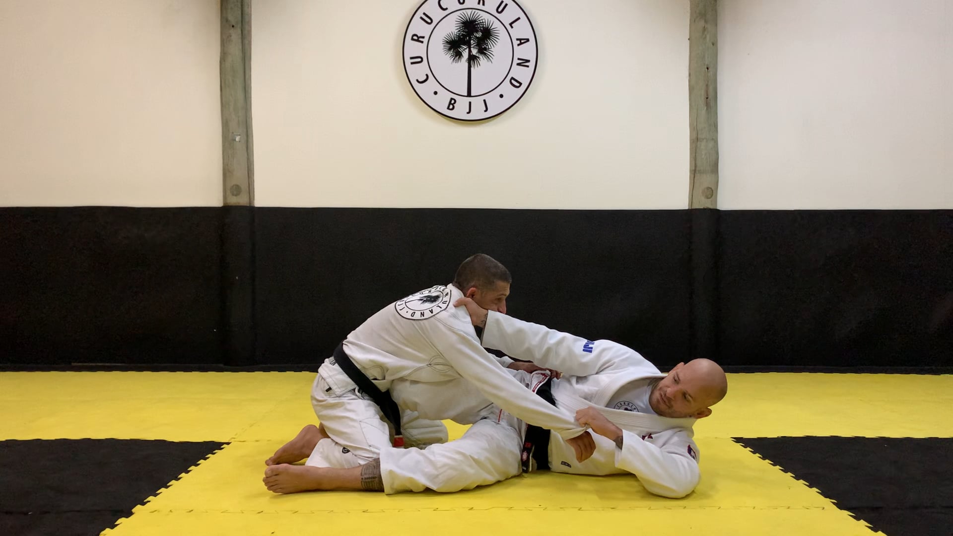 3 - Scissor sweep with elegant knee push