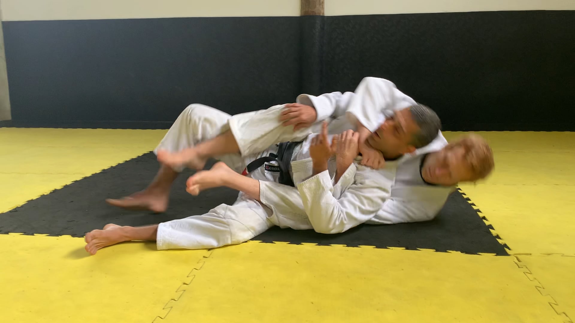 Defesa de estrangulamento pelas costas 1