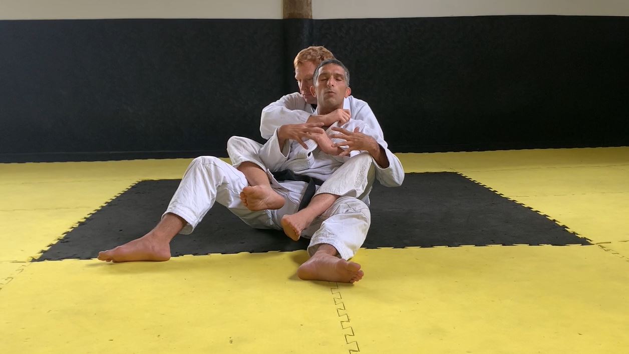 Defesa de estrangulamento pelas costas 2