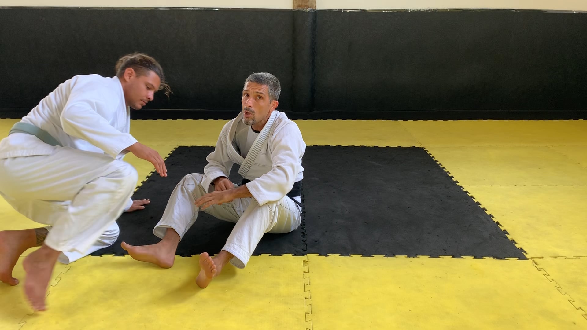 Defending the half guard against the pass over