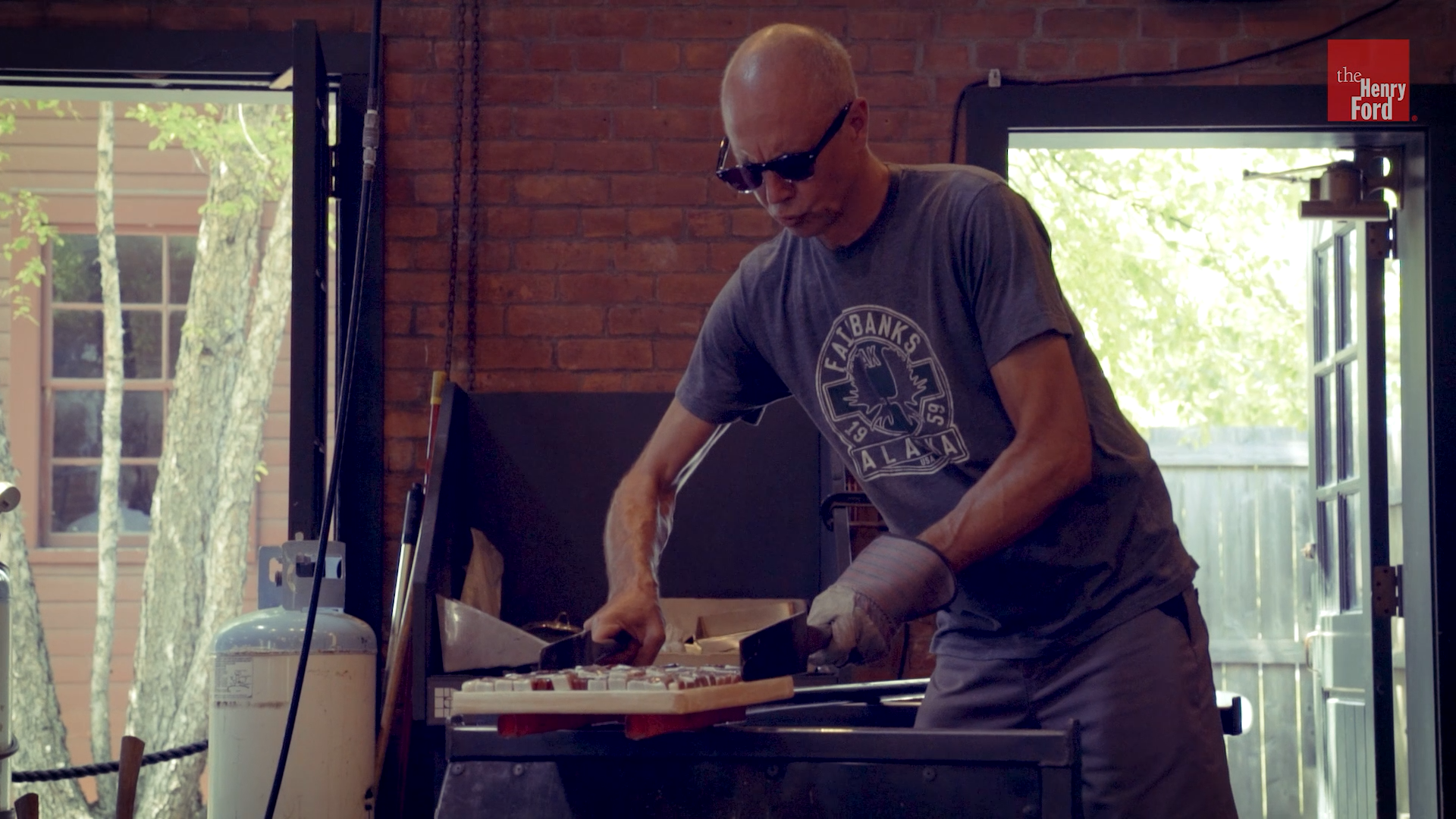 Interview with Artist Giles Bettison on His Murrine Vessels