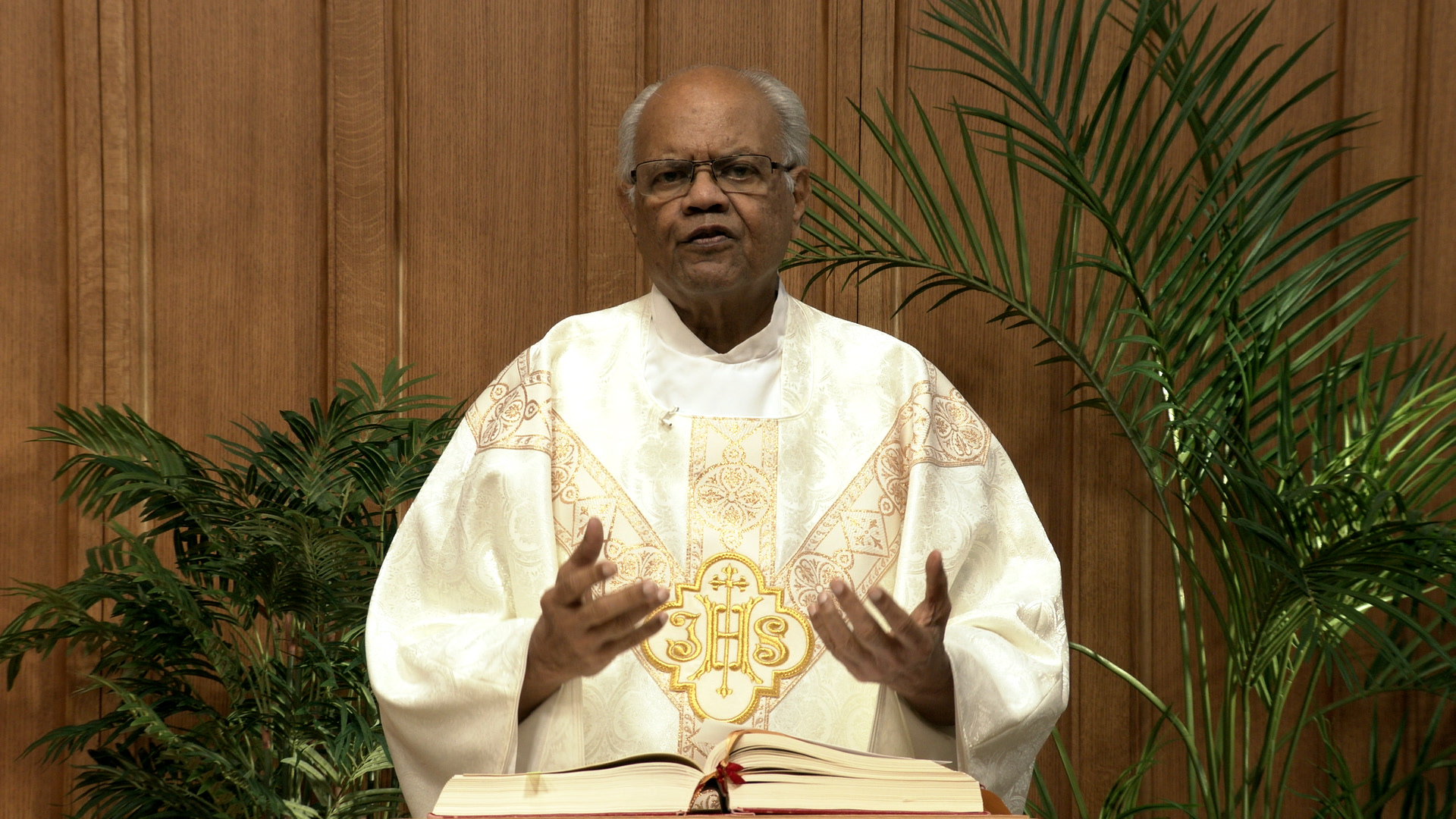 Daily TV Mass April 17, 2026