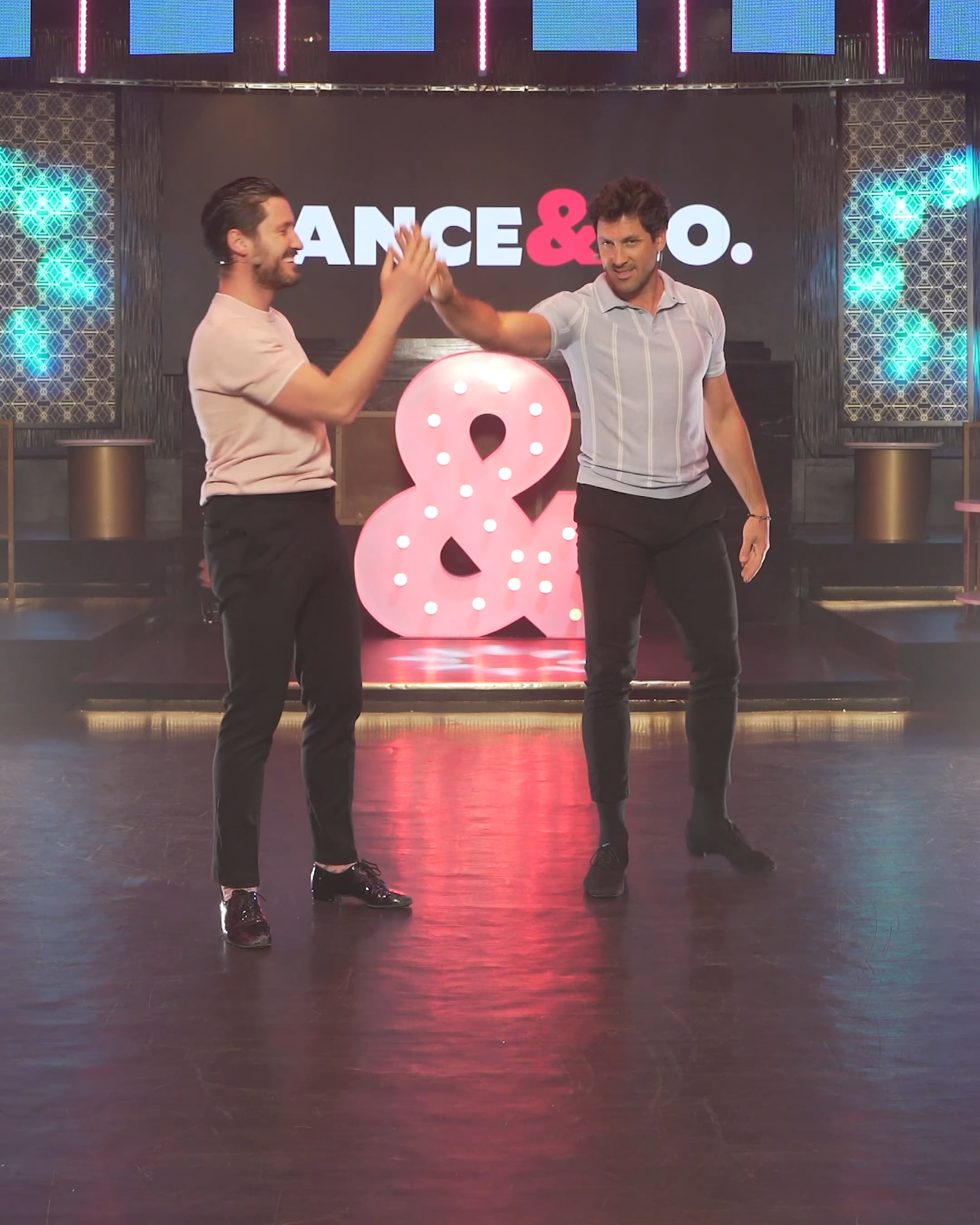 EXTRAS: Maks & Val - Maksimum Vibes V Waltz 