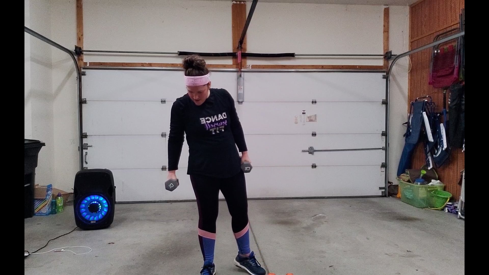 "Roses (Workout Remix 128 BPM)" by Power Music (SHOULDERS/CHEST)