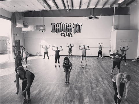 DanceFit + LiftFit w/Lisa (11) 9:15AM...